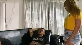 Invito a mi cuñado a dormir en mi cuarto, ¿qué pasa si mi esposo llega?