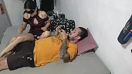 la vecina de mi novia mamando mi monster cock