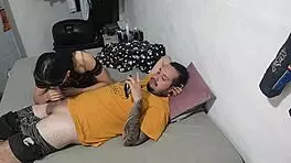 la vecina de mi novia mamando mi monster cock