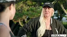 vixen evelin skinny dips to seduce her crush with muff diving