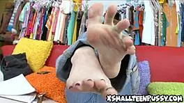 Nikki's Sexy Feet Get Masturbated