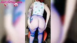 i redhead dance spankin my ass n suck dildo to music