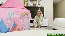 stepsister takes a ride on stepbrother's shaft and reaches climax