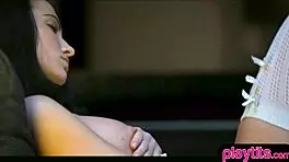 性感棕发少女18+在家独自挑逗