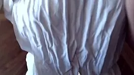 i'm playing with my pussy on live cam using toys