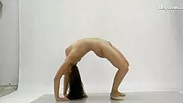 Nicole Smith Bending Naked in Acrobatic Poses