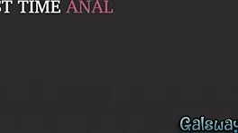 女同夫妻Queenie Sateen和Codi Vore情色性爱