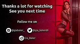 Gia Baker teases and fucks her pussy on the chair until squirting