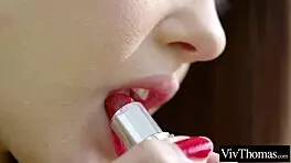 高挑女同激吻丝袜爱人舔逼后入😘💋