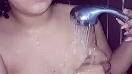 venezuelan couple's homemade blowjob in florida bathroom goes viral 😏💦