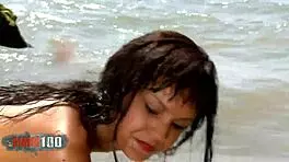 i'm young pornstar sasha jones stripping on the beach