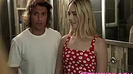 继母想加入艾登·阿什莉莉莉·拉里马尔禁忌骑乘后入