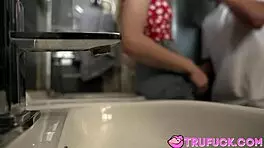 继母想加入艾登·阿什莉莉莉·拉里马尔禁忌骑乘后入