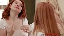 安娜贝尔雷德和玛迪柯林斯勾引继母