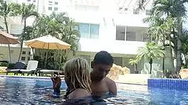 que delicioso es coger despues de nadar en la alberca?