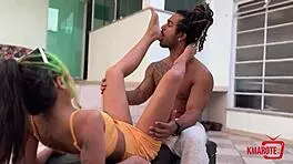 Deixando o boy louco com pezinhos e tesao!