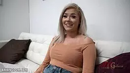 Hayden hooper shows off her luscious body