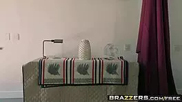 Megan Sage shakes big ass for anal cash in hospital with doctor Tommy Gunn