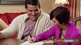 夫妻交换者在软核群交房里变态