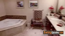 夫妻交换者在软核群交房里变态