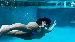 Sexy Amateur Teen 18+ Caught Fingering Herself Underwater