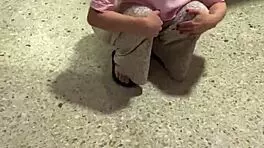 jovencita de 18 en su primera porno