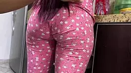 Padrastro Obsessed With 18-Year-Old Hijastra's Big Ass