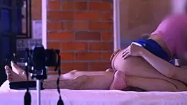 El Deseo Prohibido Se Desataba En El Apartamento Cuando La Madrastra De Su Amiga Y El Amigo Sucumbian A La Tentacion