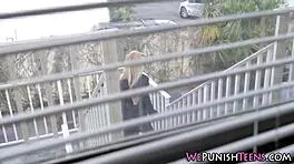 i watch this teen givng bdsm blowjob and it's so hot