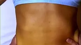 la estudiante de intercambio se qued en el apartamento de su tutor masculino y aunque su relacion era estrictamente profesional ella no podia evitar sentirse atraida por el