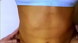 la estudiante de intercambio se qued en el apartamento de su tutor masculino y aunque su relacion era estrictamente profesional ella no podia evitar sentirse atraida por el