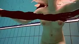 hot hairy vesta gets wet underwater in pool