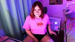 Watch this cute BBW moan with toys on webcam?