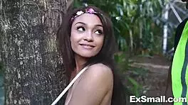 Bodacious booty Jaye Austin sucks dick and gets humped