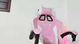 watch this asian amateur on real cam, she's so wet and sexy