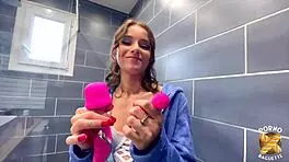 Anita fait découvrir à arianna les plaisirs du sexe lesbien