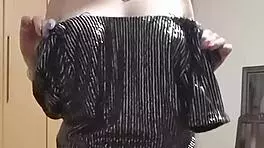 i’m so into this hot south african babe stripping naked, showing her sexy body to fans.