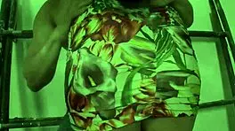 Hot Girl Can't Resist The Bricklayer's Advances