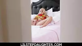 Stepdaughter shows thanks with a sexy Thanksgiving surprise