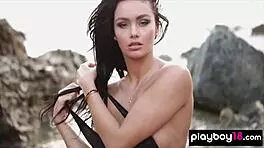 Canadian Beauty Kristie Taylor Strips Sexy Bikini at Beach for All to See