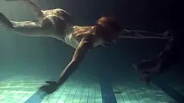 big bouncing tits underwater in the pool