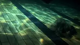 big bouncing tits underwater in the pool