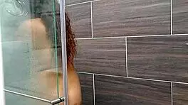 I surprise my stepsister in the shower with her gorgeous ass