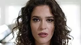 up close with victoria voxxx giving blowjob to robby apples 😏