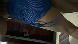 beautiful gym girlfriend shows off her ass in close-up