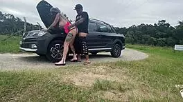 Hot girl with broken car on street paid with pussy?