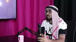 He discovers bi couple in room free of prejudice