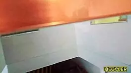 Modelando para mi amigo y nos calentamos