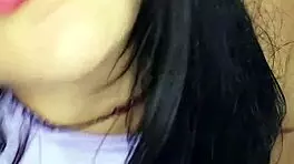 Damn, this amateur Latina is fingering herself hard!