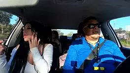 Las Novatas Abren Mas Las Patas!